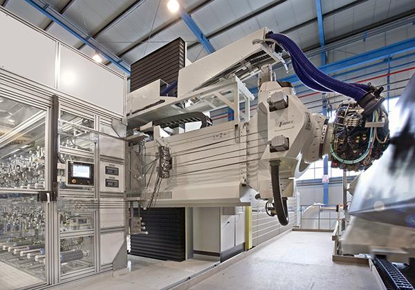 Machines for tape-layer forming of composite parts MTORRES01